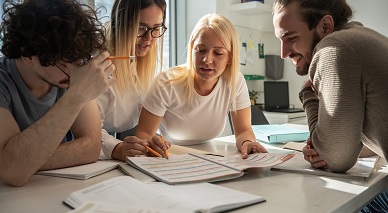 Чем занимается преподаватель РКИ и сколько зарабатывает